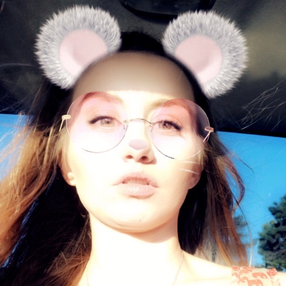 Meet your Posher, Cassy - Picture 1 of 1